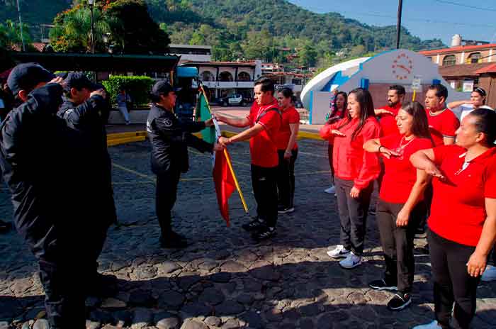 Gran_desfile en_Temascaltepec_por_el_113_Aniversario_de_la_Revolución_Mexicana _2.jpg